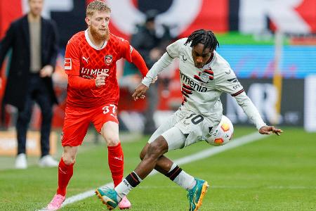 Leverkusen weiter auf Rekord- und Meisterkurs Leverkusen weiter auf Rekord- und Meisterkurs
