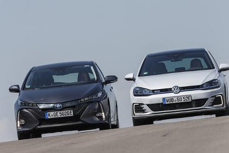 Toyota Prius Plug-in Hybrid, VW Golf GTE Front Toyota Prius Plug-in Hybrid, VW Golf GTE Front