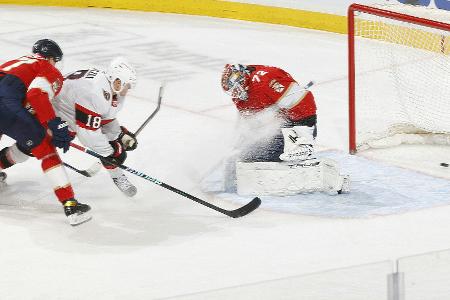 NHL: Stützle trifft und verliert NHL: Stützle trifft und verliert