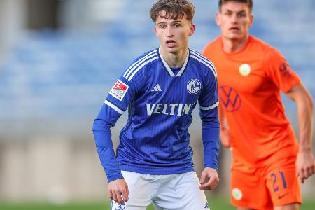 Schalke stattet Becker mit Profivertrag aus Schalke stattet Becker mit Profivertrag aus