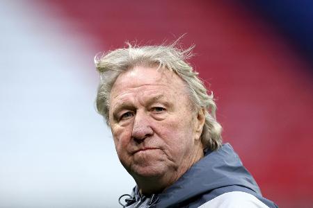 Hrubesch setzt für Olympia-Ticket auf Popp und Schüller Hrubesch setzt für Olympia-Ticket auf Popp und Schüller