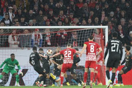 3:2 nach 0:2 - Freiburg stürmt ins EL-Achtelfinale