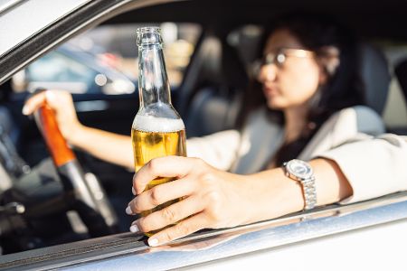 So beeinträchtigen verschiedene Promillewerte den Autofahrer körperlich So beeinträchtigen verschiedene Promillewerte den Autofahrer körperlich