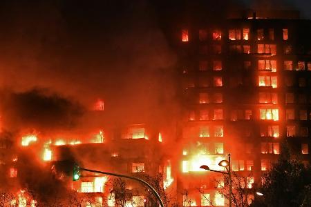 Valencia-Partie nach Brand-Katastrophe verlegt Valencia-Partie nach Brand-Katastrophe verlegt