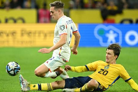 Beatmet: Sorgen um schwedischen Nationalspieler Olsson Beatmet: Sorgen um schwedischen Nationalspieler Olsson