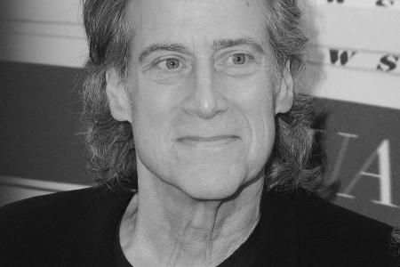 Kult-Komiker Richard Lewis ist tot: Er wurde 76 Jahre alt Kult-Komiker Richard Lewis ist tot: Er wurde 76 Jahre alt