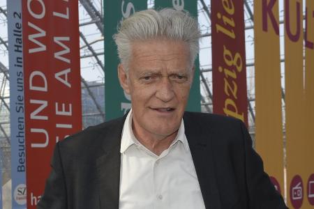 Zu viel Bürokratie: Warum Max Moor kein Deutscher wird Zu viel Bürokratie: Warum Max Moor kein Deutscher wird