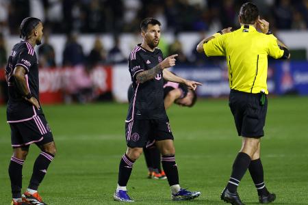 Foto im Miami-Trikot: Schiedsrichter von Messi-Spiel abgesetzt Foto im Miami-Trikot: Schiedsrichter von Messi-Spiel abgesetzt