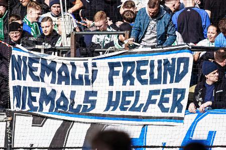 Verbrannte Uniform: Polizei ermittelt gegen HSV-Fans Verbrannte Uniform: Polizei ermittelt gegen HSV-Fans
