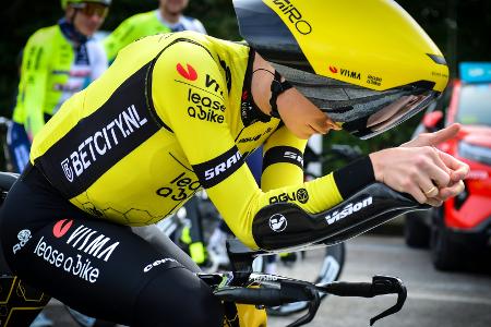 Neue Helme für Vingegaard und Co.: UCI will Regeln prüfen Neue Helme für Vingegaard und Co.: UCI will Regeln prüfen