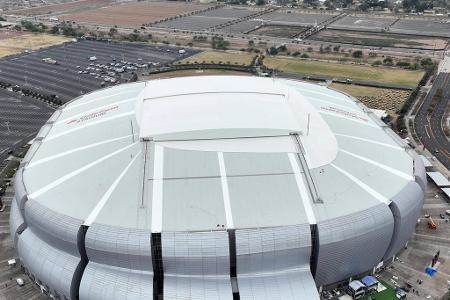 State Farm Stadium (Arizona Cardinals) - Seit 2018 ist die Heimspielstätte der Cardinals nach einem Versicherungsunternehmen benannt. Die Stadion-Kapazität beträgt 63.400 Plätze (durch Umwandlung in Stehplätze sogar auf 78.600 erweiterbar).