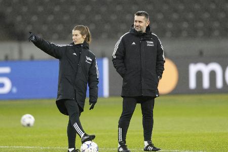 Frauen in der Bundesliga? Eta hofft auf mehr Normalität Frauen in der Bundesliga? Eta hofft auf mehr Normalität