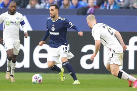 Schalke verspielt Führung und rettet spät einen Punkt Schalke verspielt Führung und rettet spät einen Punkt