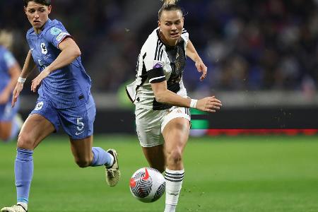 Bayern-Frauen festigen Platz eins Bayern-Frauen festigen Platz eins
