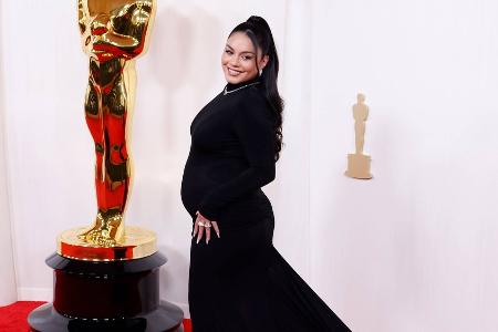 Schwangere Vanessa Hudgens strahlt mit Babybauch bei den Oscars Schwangere Vanessa Hudgens strahlt mit Babybauch bei den Oscars