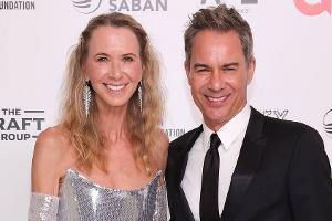 Eric McCormack und Janet Holden kommen gemeinsam zu Oscar-Party