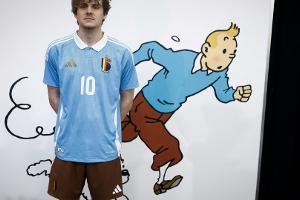 Auswärtsdress in hellblau und braun: Belgien wie "Tintin"