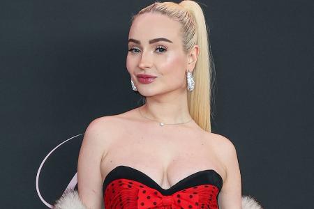 Kim Petras brauchte Therapie nach Grammy-Sieg Kim Petras brauchte Therapie nach Grammy-Sieg