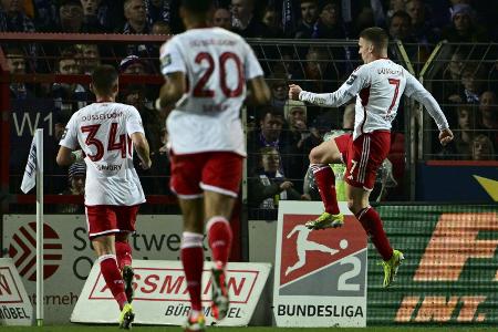 Tzolis überragt: Düsseldorf springt auf Relegationsplatz Tzolis überragt: Düsseldorf springt auf Relegationsplatz