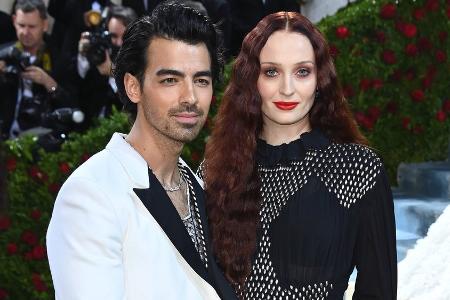 Sorgerechtsstreit: Sophie Turner zerrt Joe Jonas vor Gericht Sorgerechtsstreit: Sophie Turner zerrt Joe Jonas vor Gericht