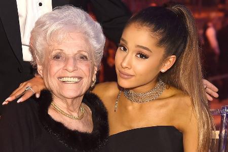 Ariana Grandes Großmutter Marjorie bricht einen Rekord Ariana Grandes Großmutter Marjorie bricht einen Rekord