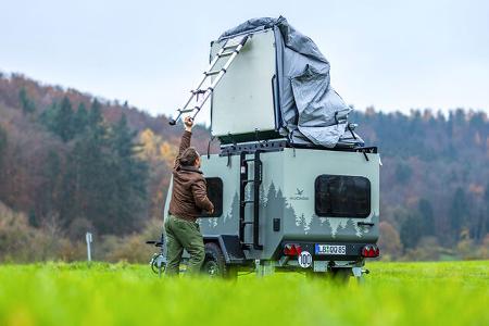 Beratung Dachzelt Leiter hochklappen