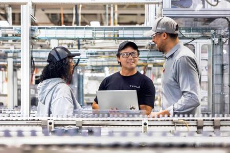 03/2024 Tesla Fabrik Gigafactory Produktion Fremont