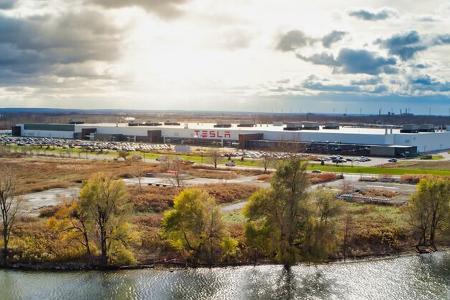 03/2024 Tesla Fabrik Gigafactory Produktion New York
