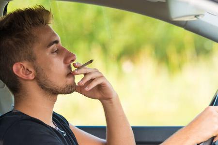 Cannabiskonsum während Autofahrt Cannabiskonsum während Autofahrt