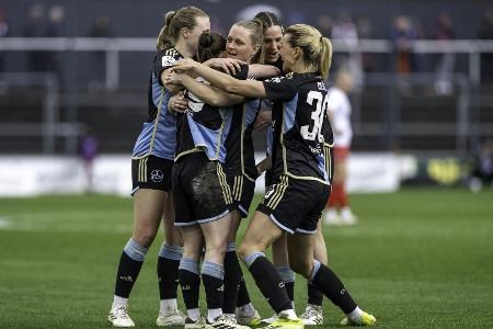 Nürnberg gewinnt Sieben-Tore-Drama in Köln Nürnberg gewinnt Sieben-Tore-Drama in Köln