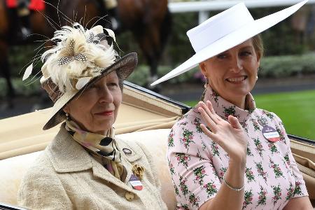 Prinzessin Anne und Herzogin Sophie springen für Kate in die Bresche Prinzessin Anne und Herzogin Sophie springen für Kate in die Bresche