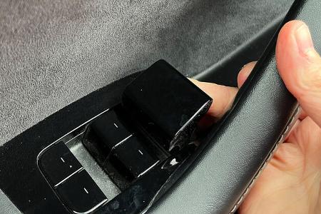 Tesla Model 3 Vor-Facelift Türgriffe innen