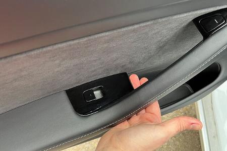 Tesla Model 3 Vor-Facelift Türgriffe innen