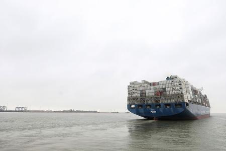 Containerschiff Dali