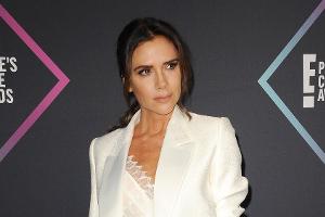 Nach Sportunfall: Victoria Beckham ist mit einem Knie-Roller unterwegs