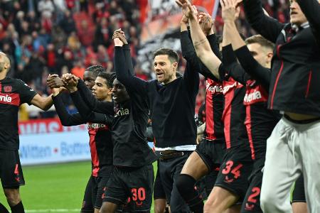 Alonso bleibt: Applaus vom Team, Liebe von den Fans Alonso bleibt: Applaus vom Team, Liebe von den Fans