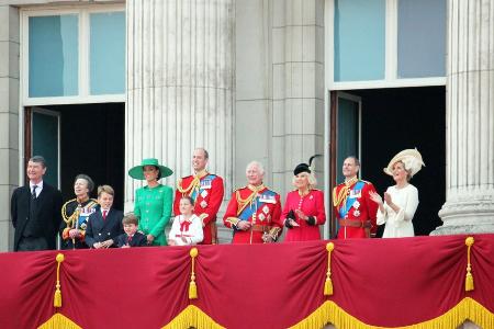 Nach Balmoral der Buckingham Palast: Royals öffnen Residenzen für Fans Nach Balmoral der Buckingham Palast: Royals öffnen Residenzen für Fans