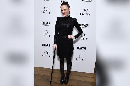 Gesundheitliche Probleme: Oscarpreisträgerin Anna Paquin geht am Stock Gesundheitliche Probleme: Oscarpreisträgerin Anna Paquin geht am Stock