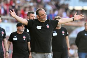 Heidenheim-Trainer Schmidt bei Jubel verletzt