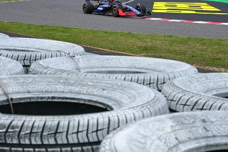 Japan: Rennen nach Start-Unfall unterbrochen Japan: Rennen nach Start-Unfall unterbrochen
