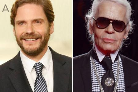 Daniel Brühl erinnert sich an Treffen mit Karl Lagerfeld zurück Daniel Brühl erinnert sich an Treffen mit Karl Lagerfeld zurück