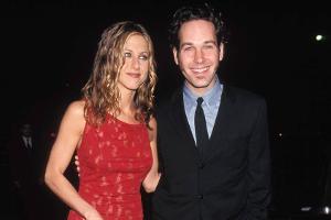 Jennifer Aniston gratuliert dem "alterslosen Freak" Paul Rudd