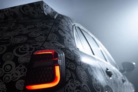 Abarth 600E Elektro-SUV, Werks-Erlkönig-Bild