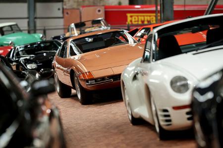 The Loh Collection Steilkurve Mercedes-Benz 300 SL Flügeltürer Steilkurve