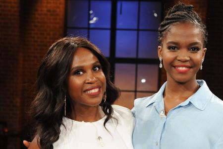 Neu-Mama Oti Mabuse: So aufregend war die Reise zu Schwester Motsi Neu-Mama Oti Mabuse: So aufregend war die Reise zu Schwester Motsi