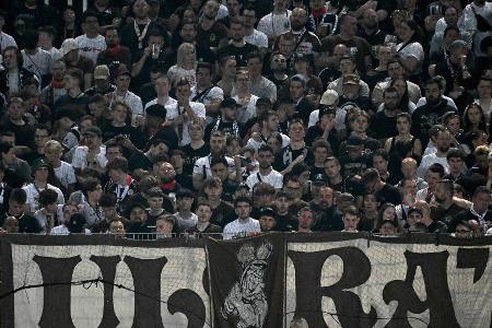 Nach Zusammenbruch in Karlsruhe: St.-Pauli-Fan gestorben Nach Zusammenbruch in Karlsruhe: St.-Pauli-Fan gestorben