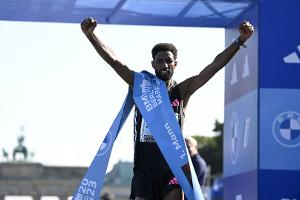 Petros und Mayer holen Marathon-Titel mit Topzeiten