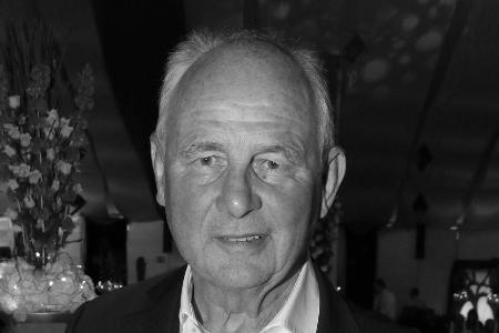 Mit 78 Jahren: Fußball-Weltmeister Bernd Hölzenbein ist gestorben Mit 78 Jahren: Fußball-Weltmeister Bernd Hölzenbein ist gestorben