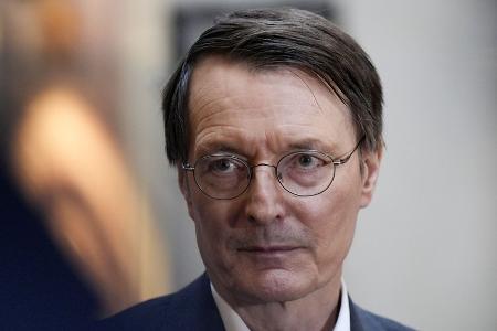 Karl Lauterbach trauert um seine Mutter Gertrud Karl Lauterbach trauert um seine Mutter Gertrud