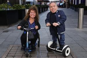 "Harry Potter"-Star Warwick Davis trauert um seine Frau Samantha